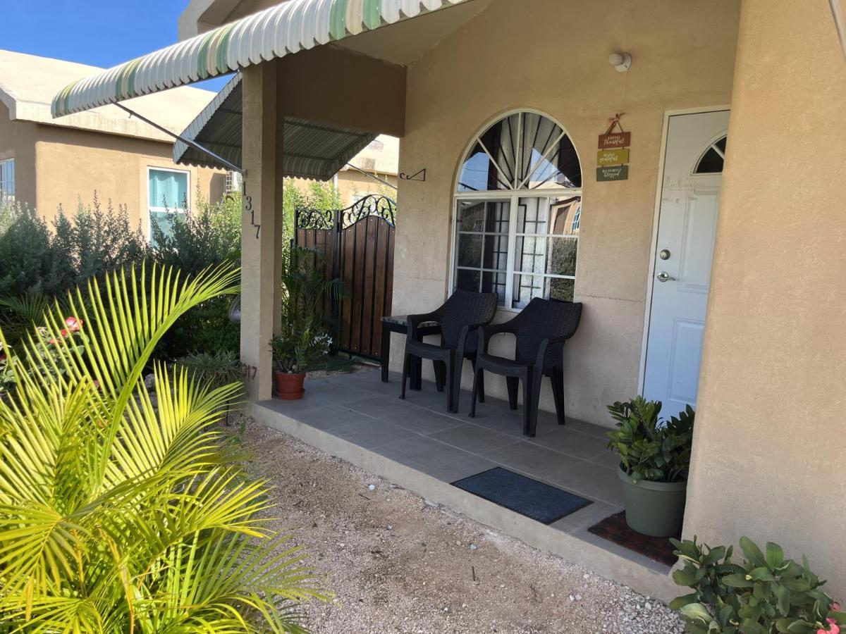 Finest Phoenix Park Lot 1317 Phase 4 St Catherine Apartamento Portmore