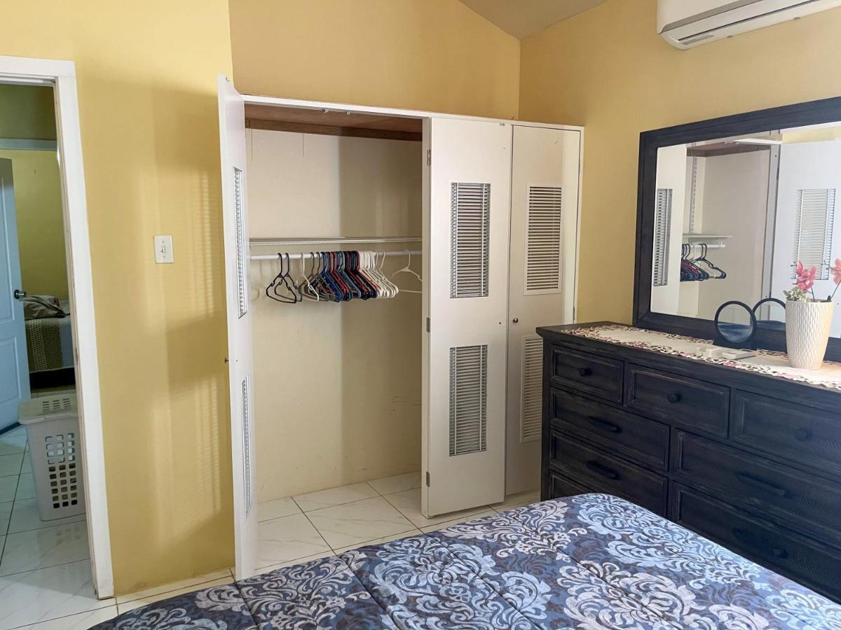 Finest Phoenix Park Lot 1317 Phase 4 St Catherine Apartamento Portmore